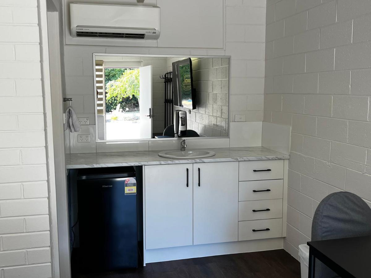 Wattle Motel Сімор Екстер'єр фото