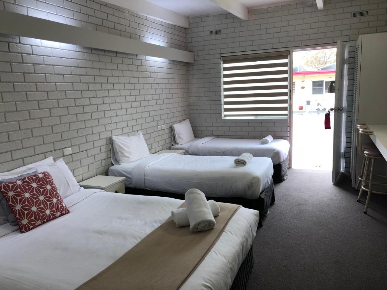 Wattle Motel Сімор Екстер'єр фото